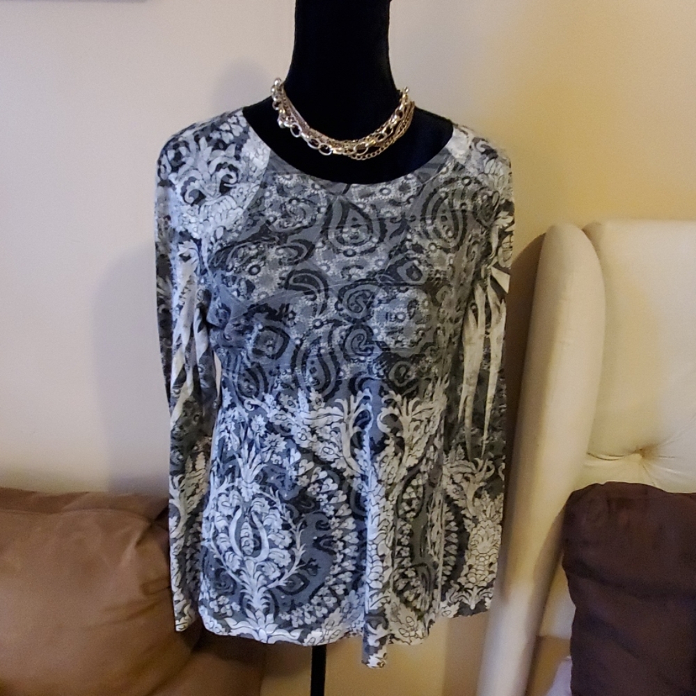 Laura Ashley active long sleeve tee